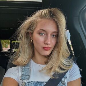 Meet your Posher, Ava